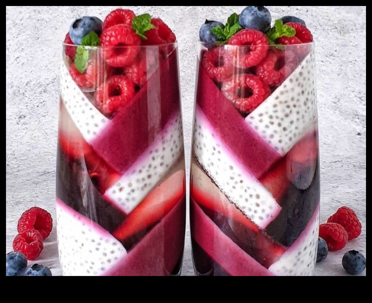 Smoothie Artistry: Garnishing Your Creations για αισθητική εμφάνιση