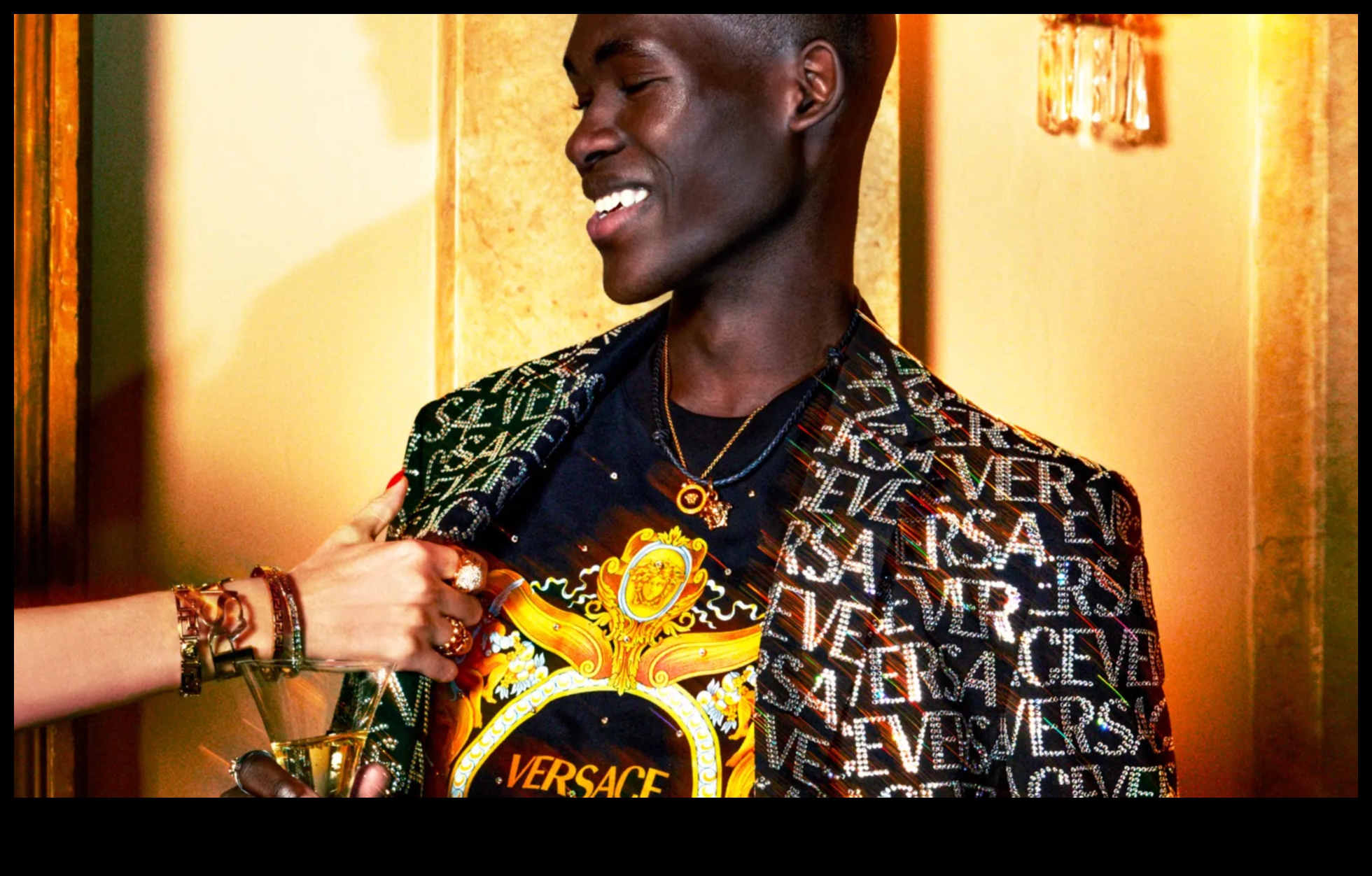 Τολμηρή και επώνυμη: Κάντε μια δήλωση με ανδρικά στολίδια