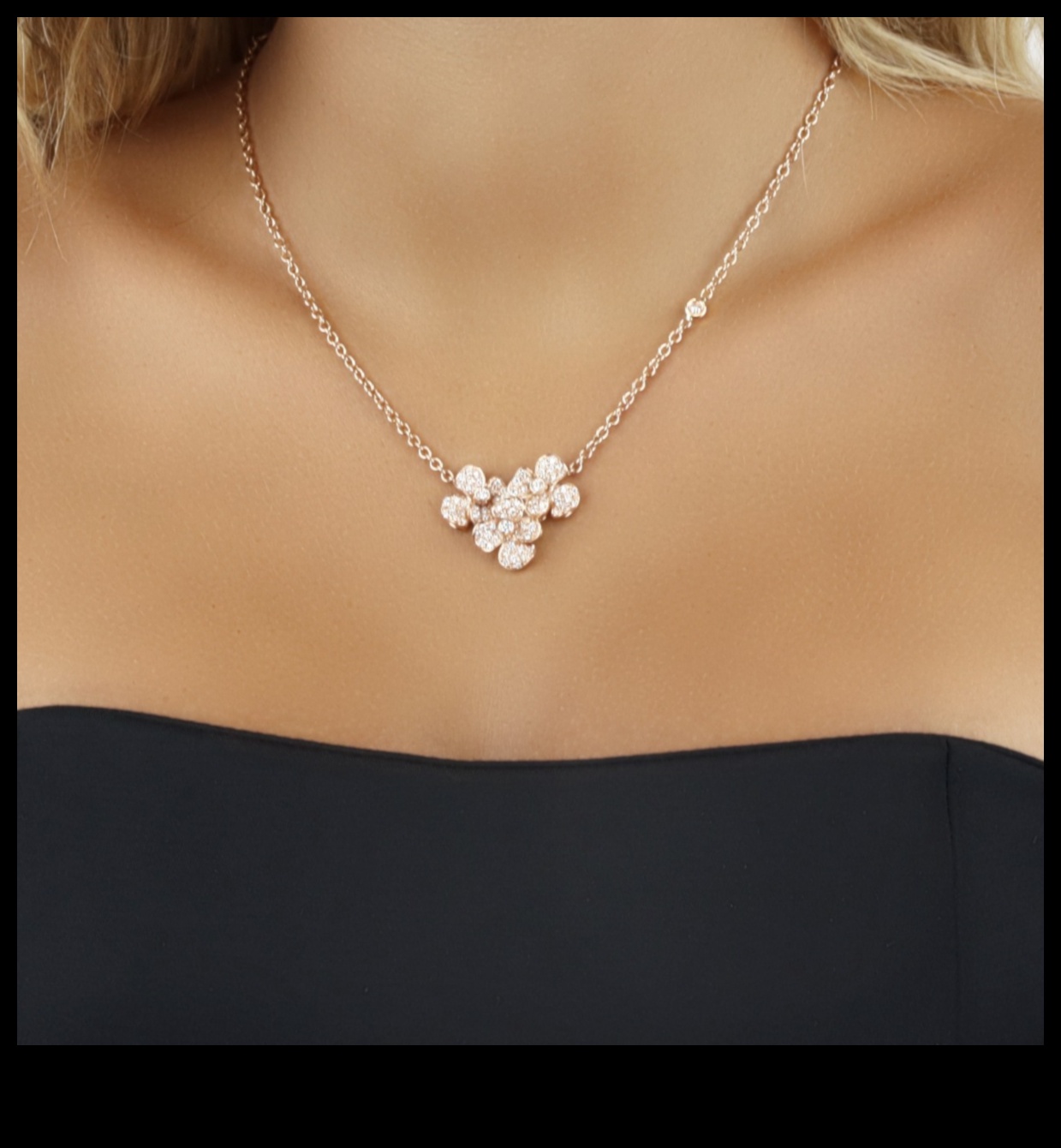 Floral Fantasy: Blossom in Beauty με τα κολιέ μας εμπνευσμένα από λουλούδια